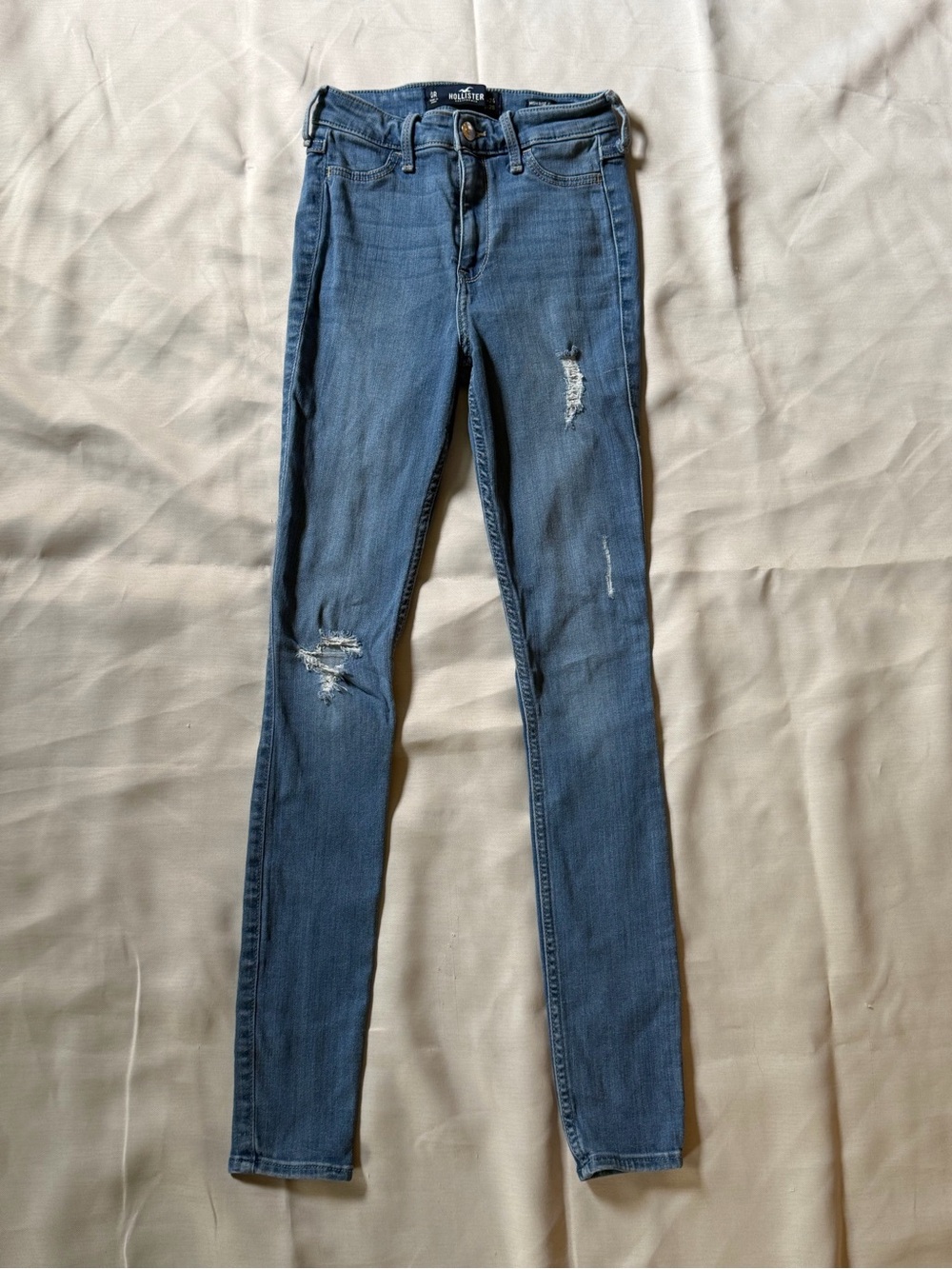 Hollister Women's Medium Blue Ripped Skinny Jeans
